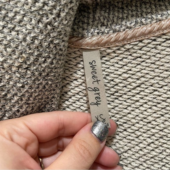 Sweet Gray Textured Cowl Neck Pullover Size XS - Picture 7 of 7